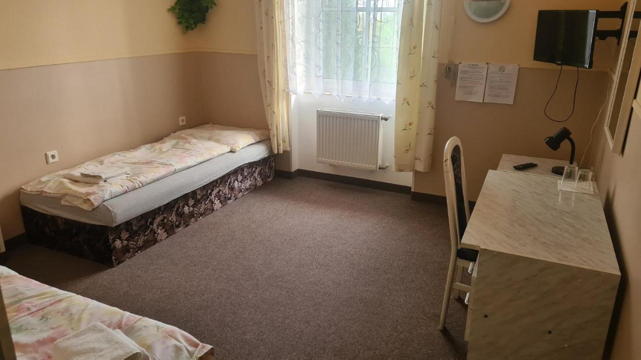 Pension Bila Hora Прага Экстерьер фото